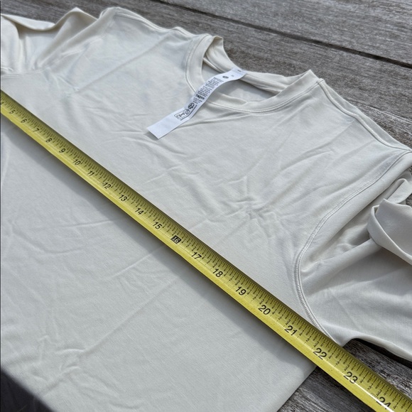 Lululemon Jersey Training Short-Sleeve Shirt
Bone size 10 nwt - Picture 4 of 7